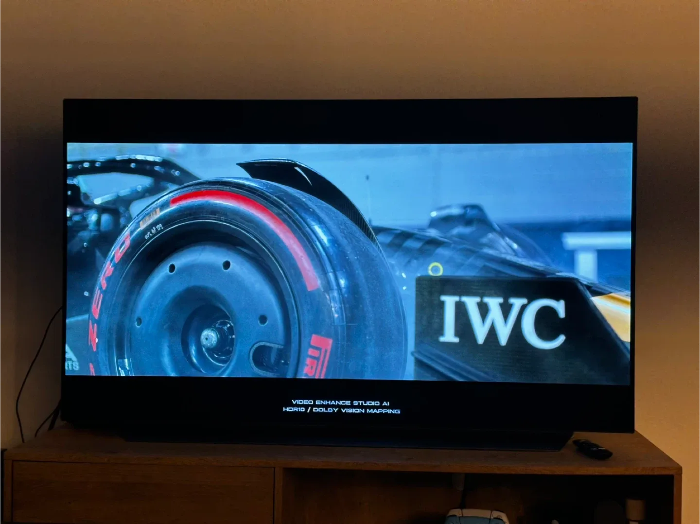 LG 55 inch OLED TV C1 image indicator(2)