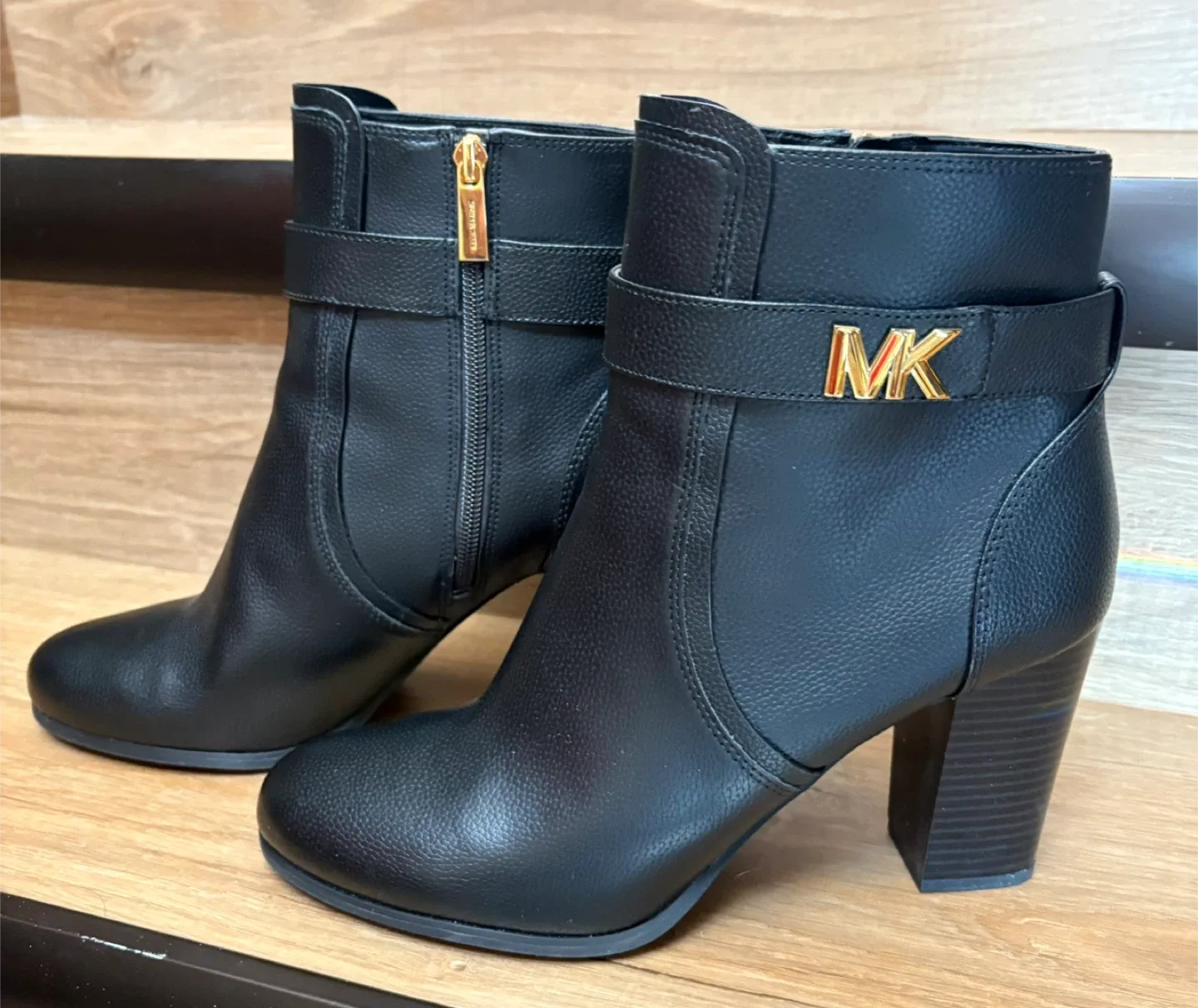 Michael Kors Black Leather Ankle Boots image indicator(2)
