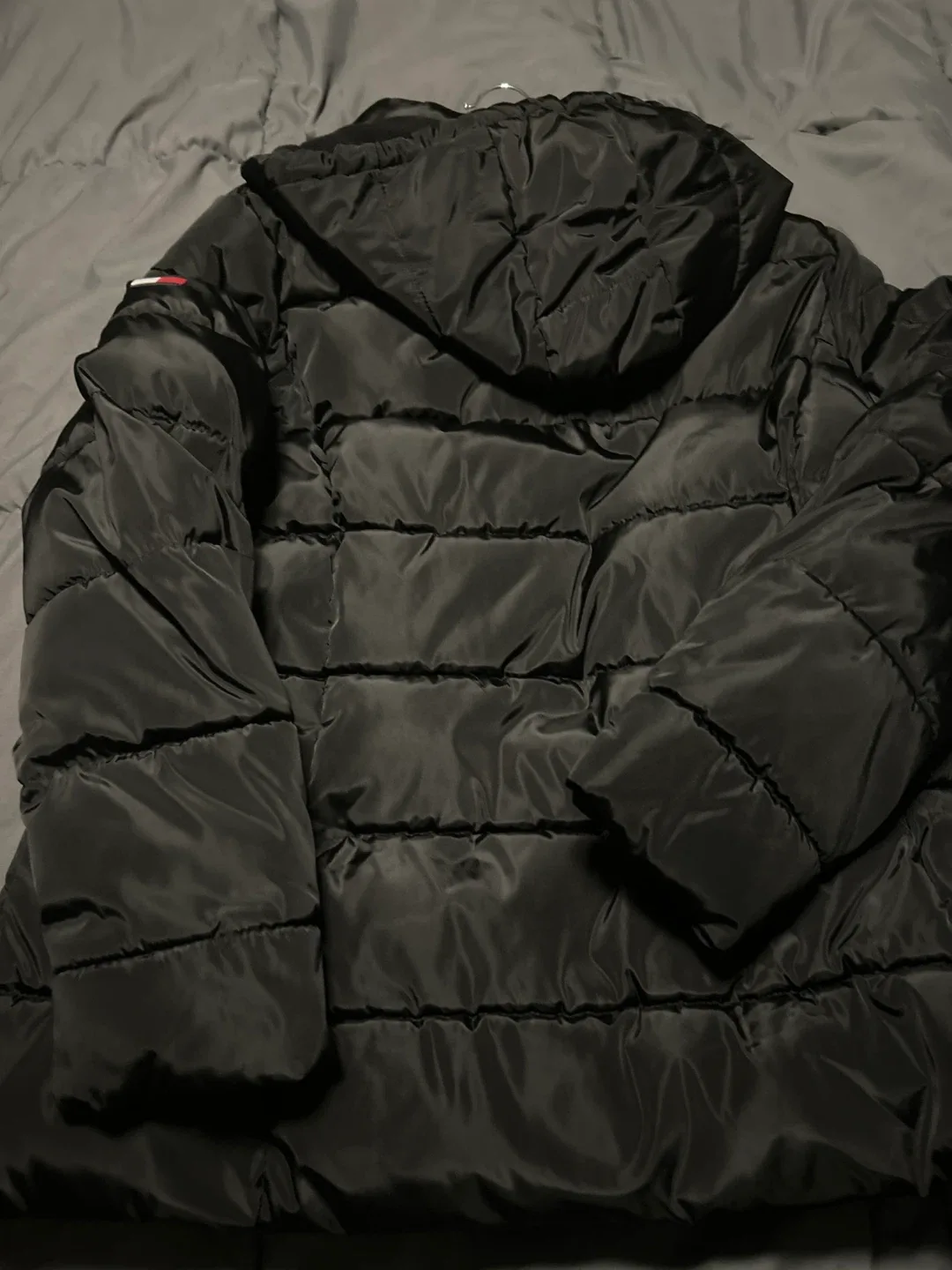 Tommy Hilfiger Black Puffer Jacket - XL image indicator(3)