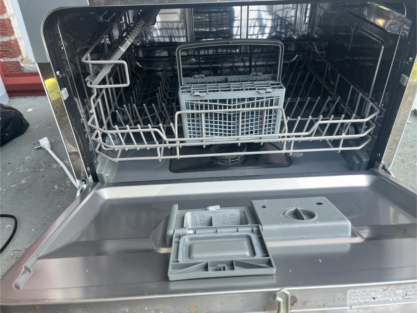 Danby DDW621WDB Countertop Dishwasher