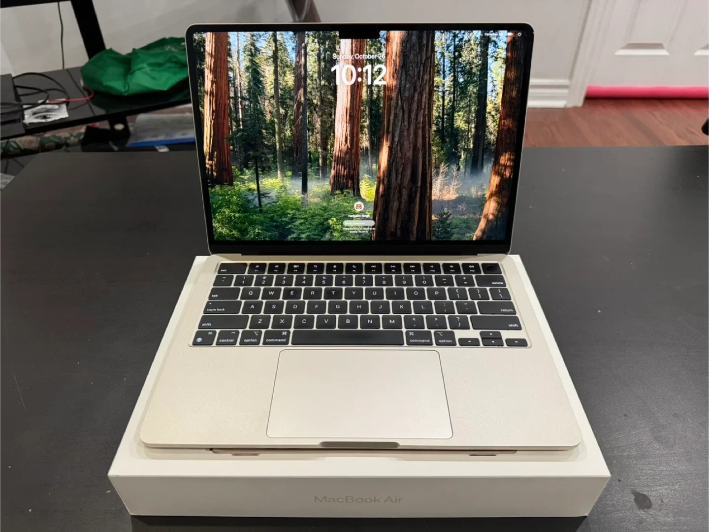 Apple MacBook Air M2 (open box, unused) image indicator(2)
