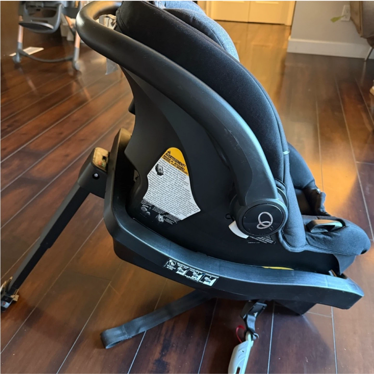 Evenflo LiteMax Infant Car Seat - photo 3