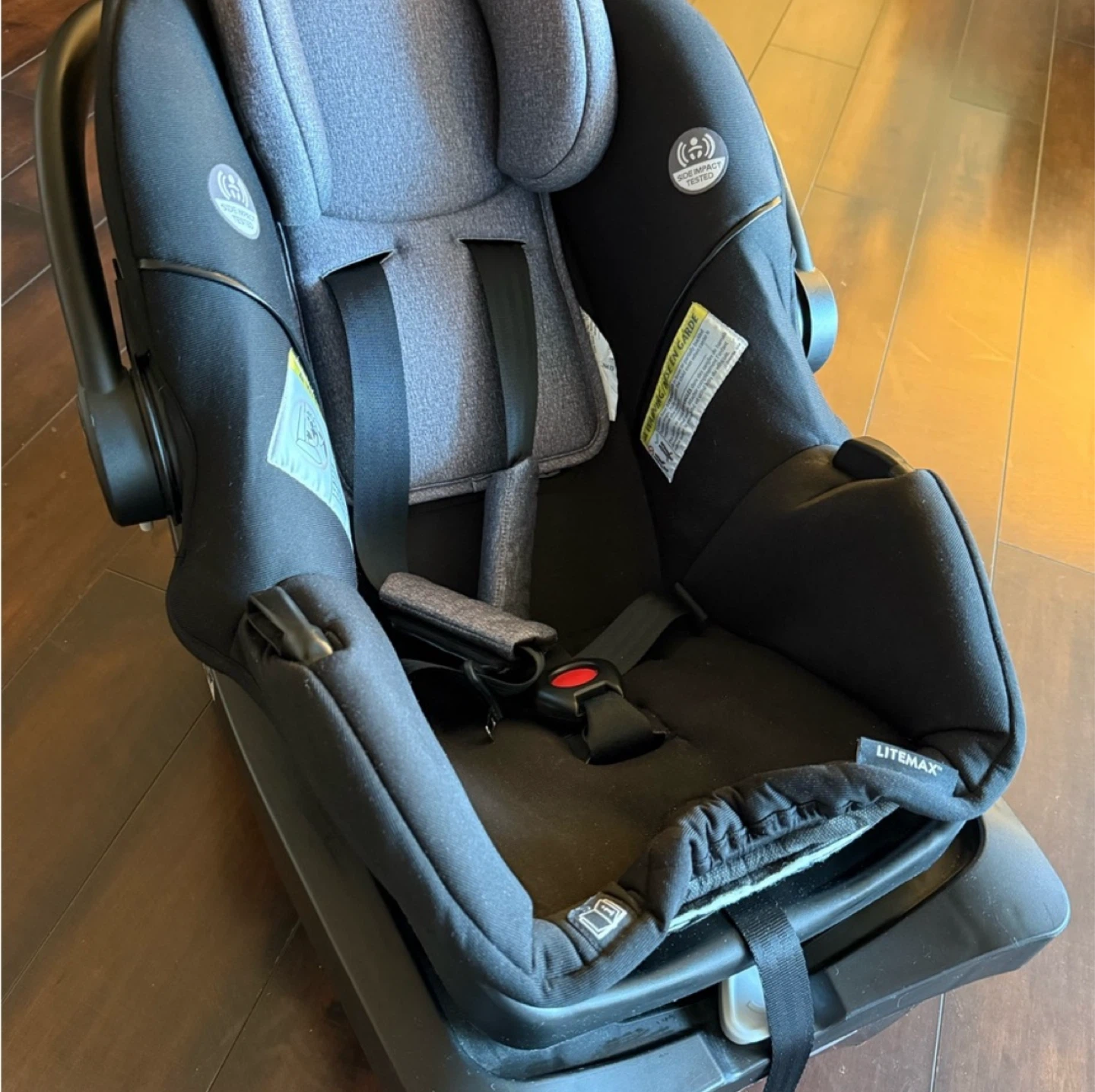 Evenflo LiteMax Infant Car Seat - photo 2