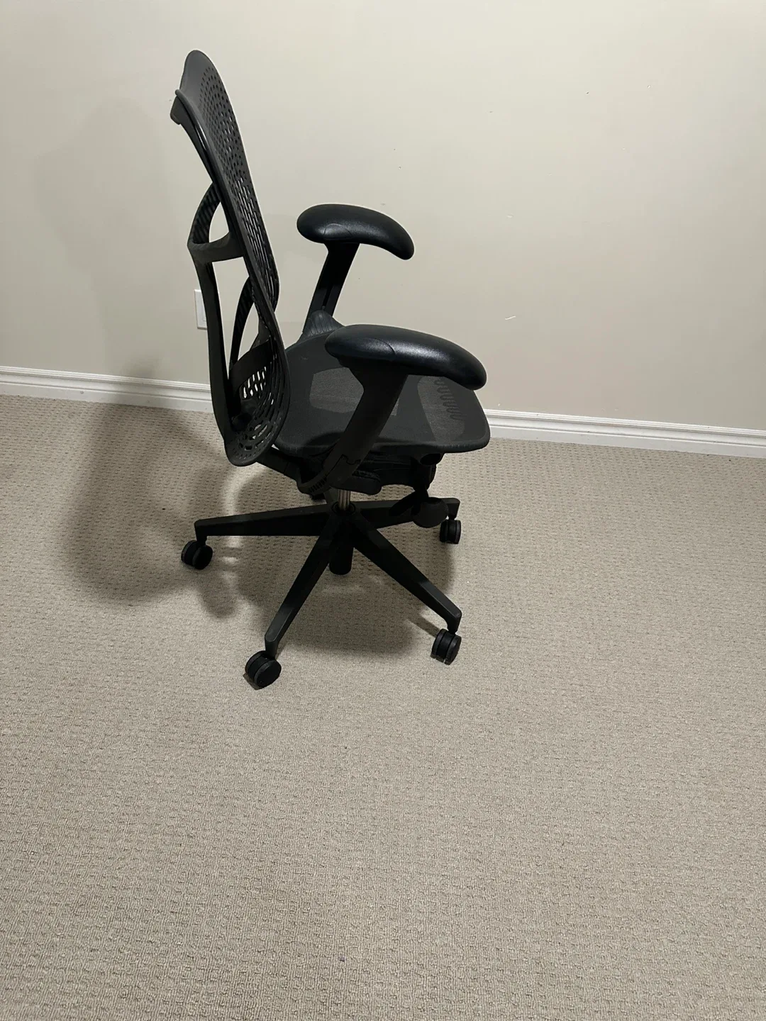 Herman Miller Mirra 2 Chair - Office/Desk image indicator(3)