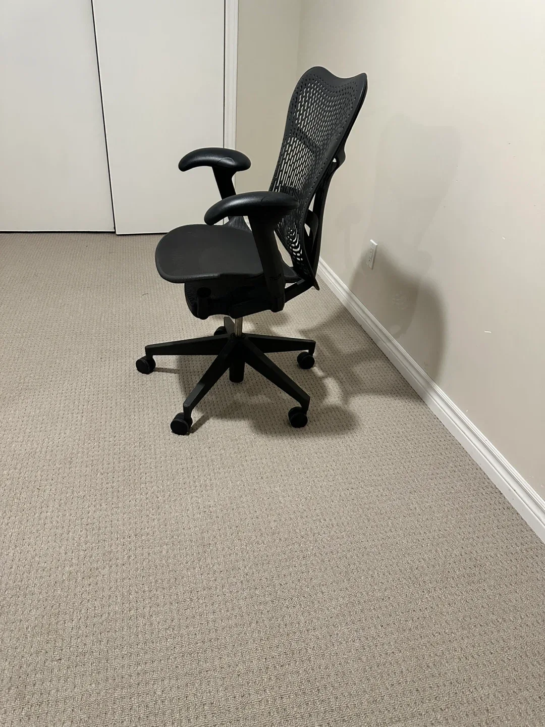 Herman Miller Mirra 2 Chair - Office/Desk image indicator(4)