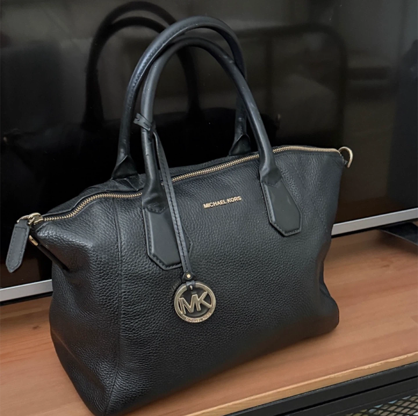 Michael Kors Black Leather Handbag - photo 2