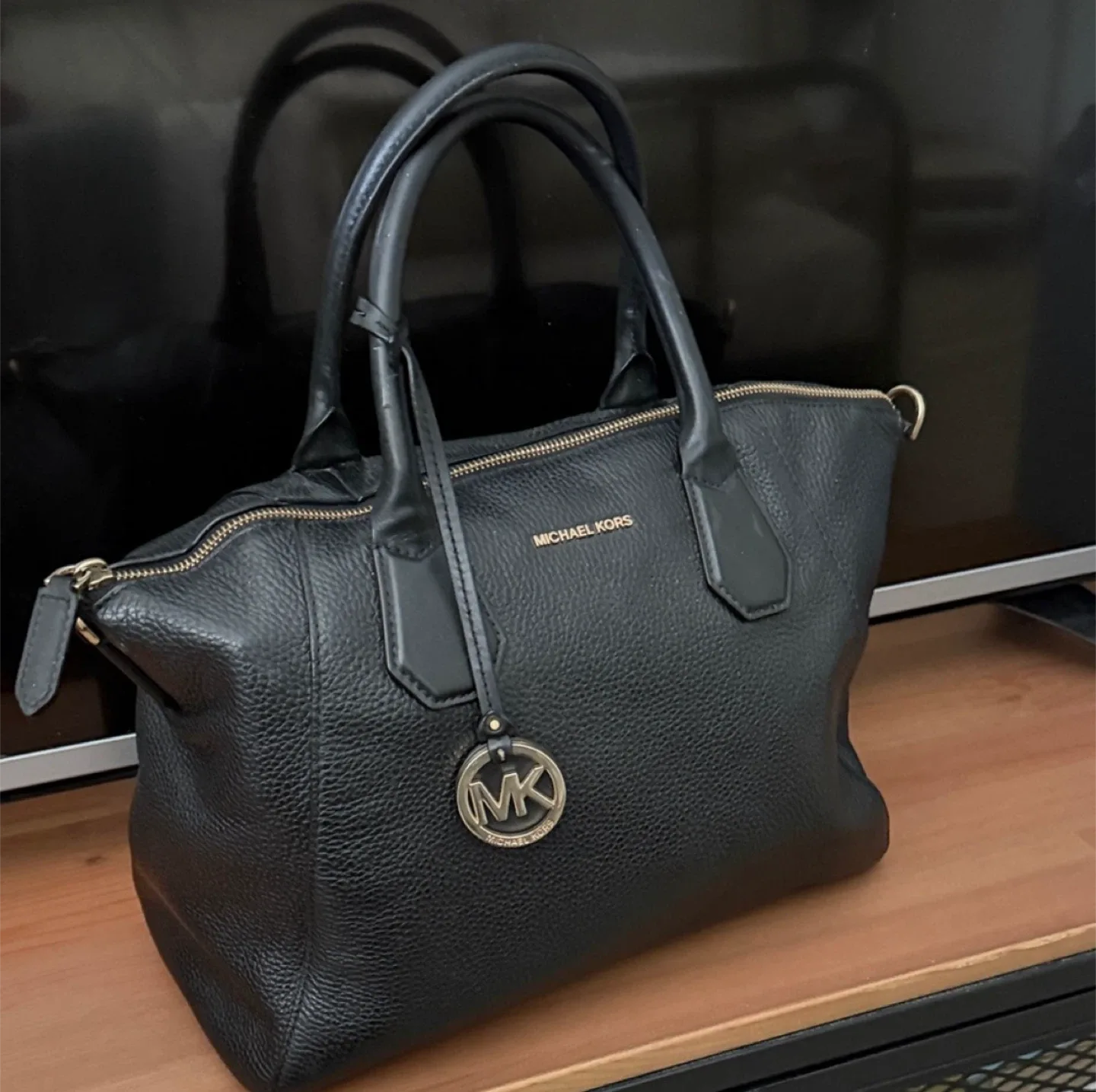 Michael Kors Black Leather Handbag image indicator(2)