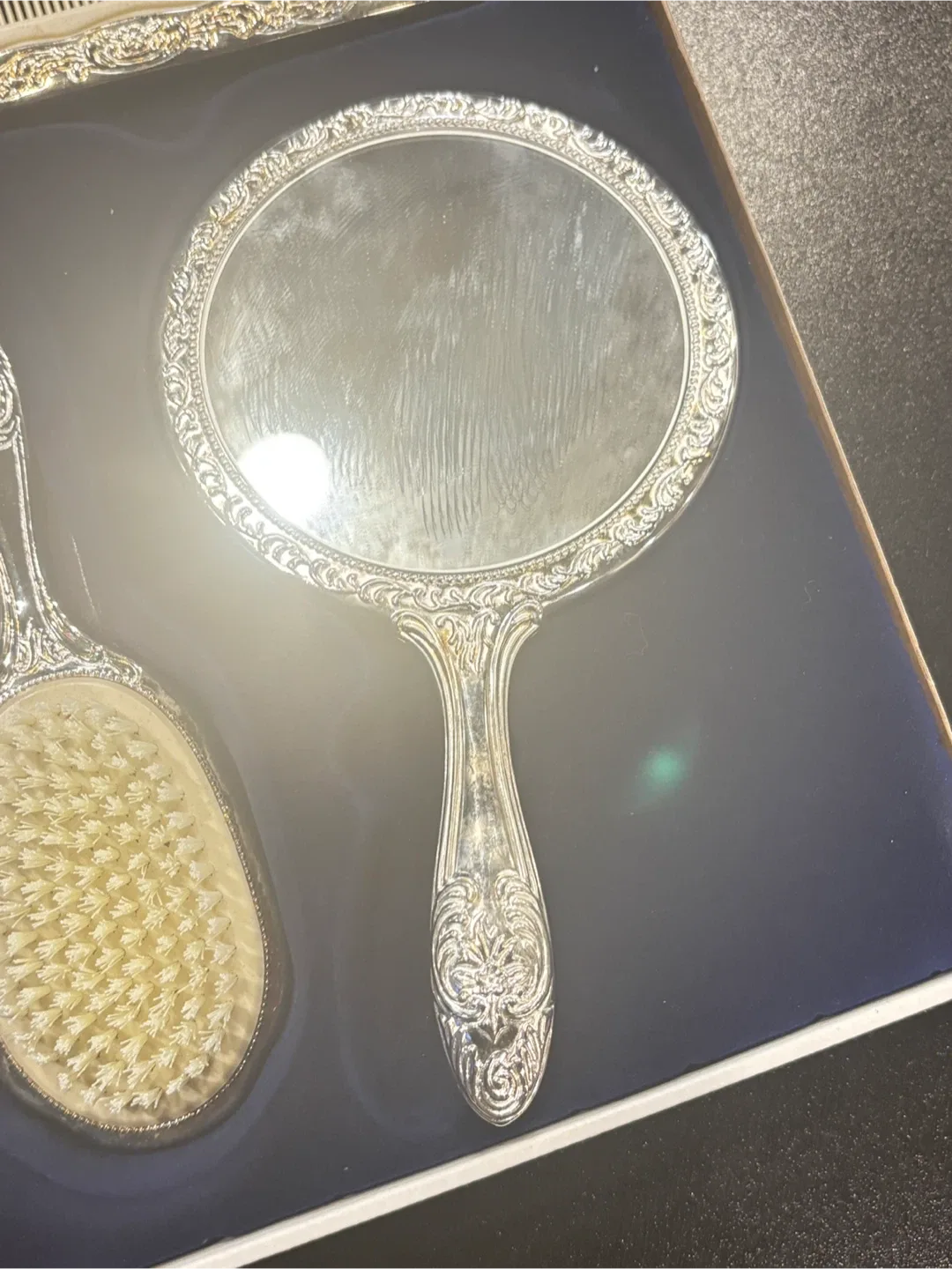 Silverplated Dresser Set - Elegance Silverplate image indicator(3)