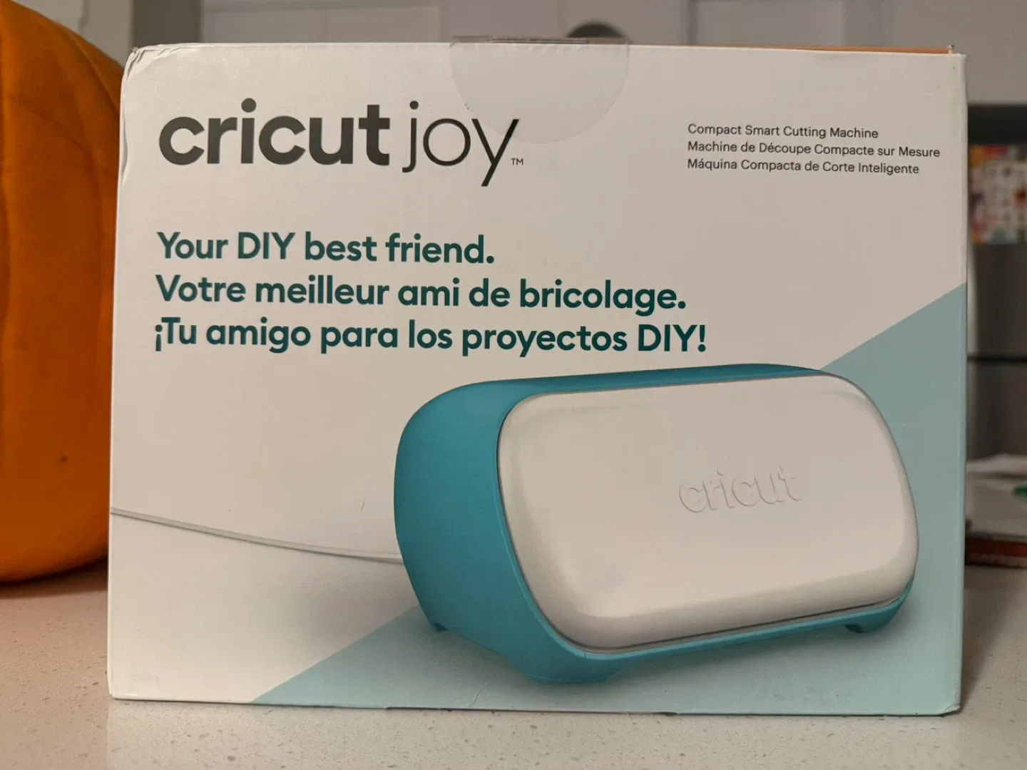 Cricut Joy Compact Smart Cutting Machine BNIB