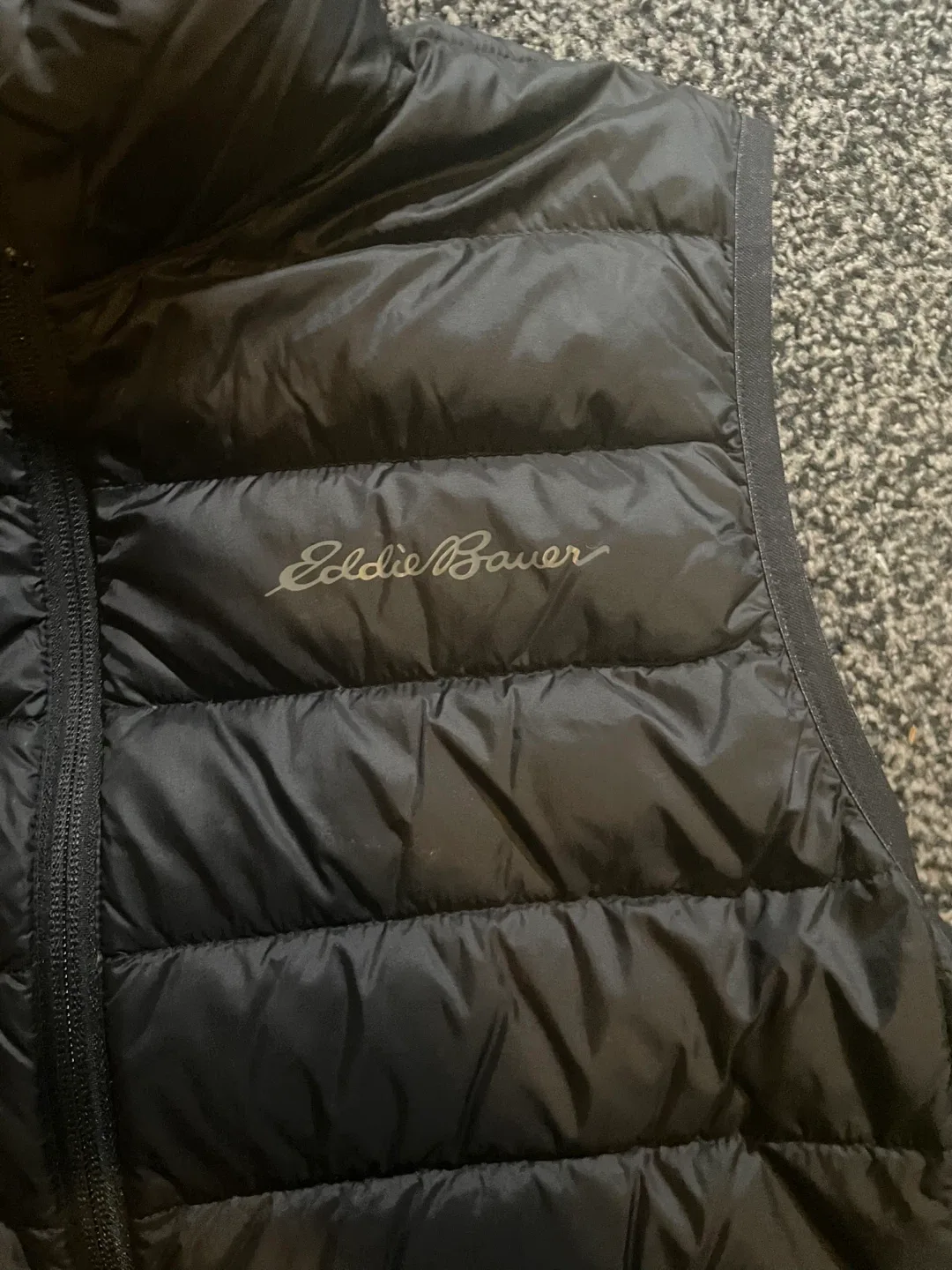 Eddie Bauer Puffer Vest - Black image indicator(2)