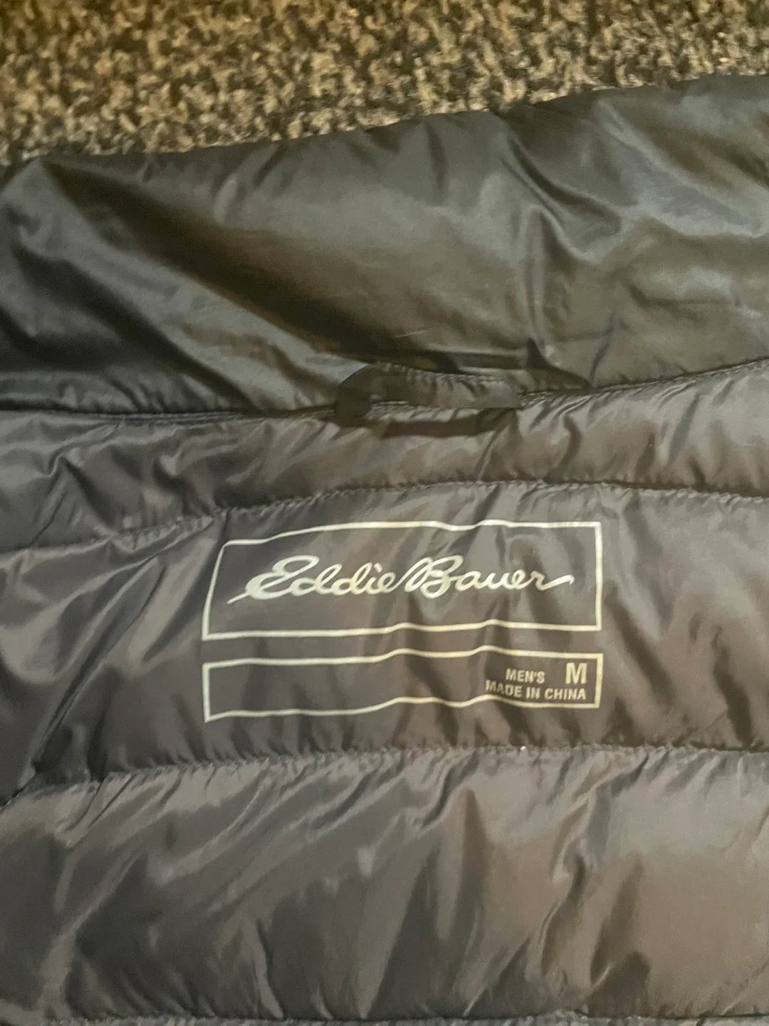 Eddie Bauer Puffer Vest - Black image indicator(9)