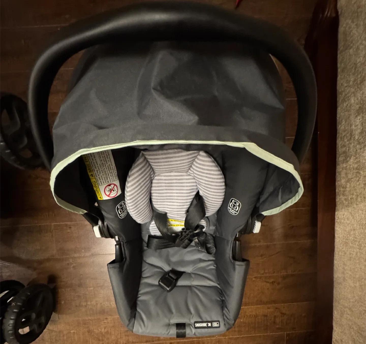 Graco Stroller with Car Seat , base for seat and Stroller image indicator(9)