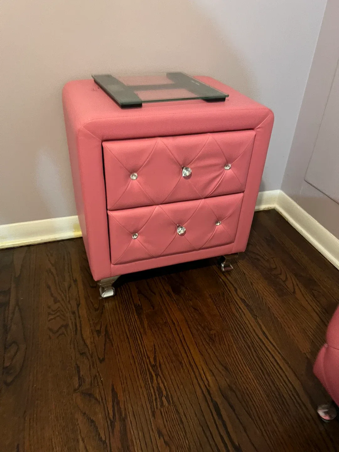 Pink Tufted Full size Bed Frame, Mirror, and Nightstand Set image indicator(2)