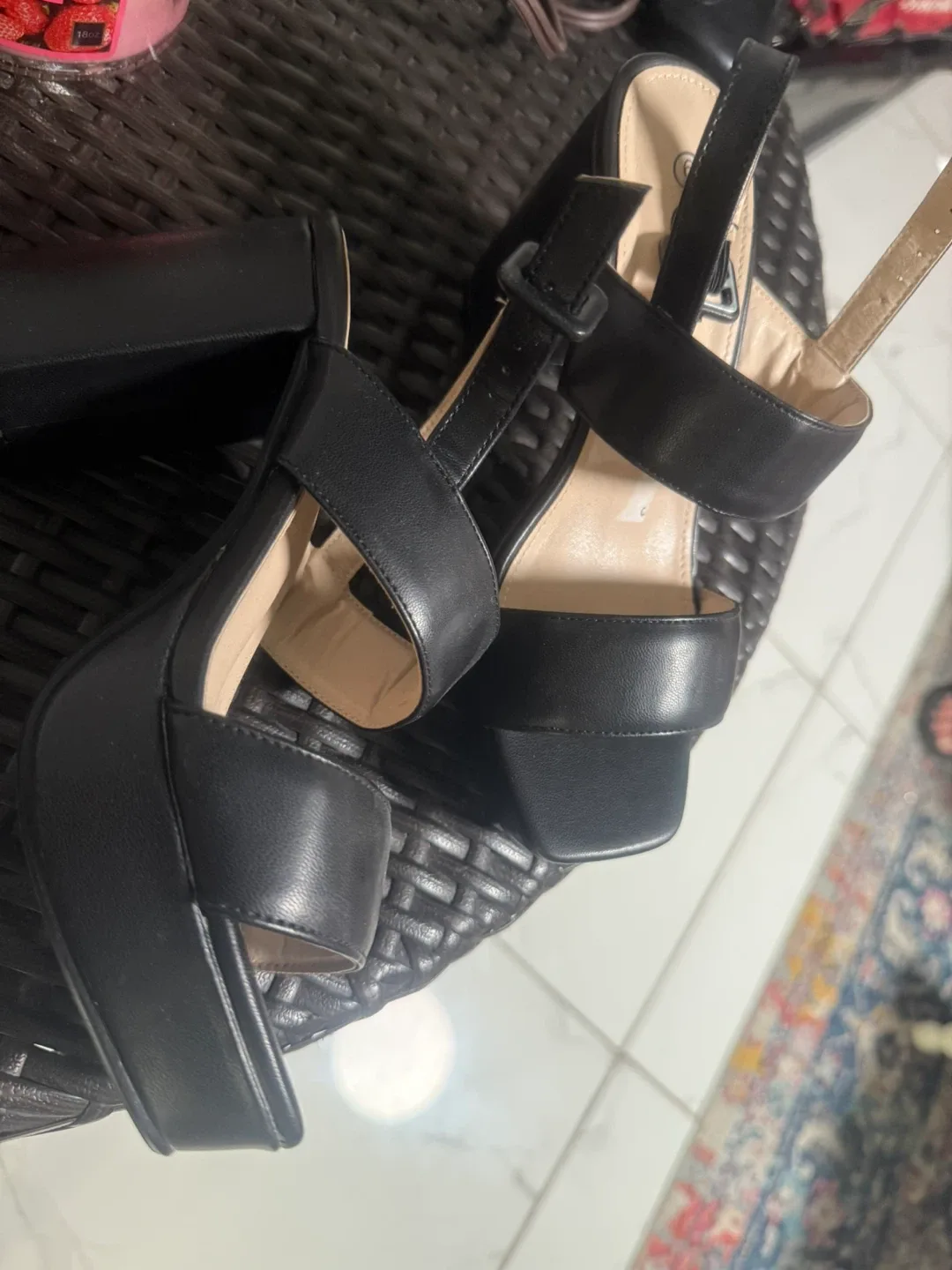 Black Platform Heels Size 6 image indicator(2)