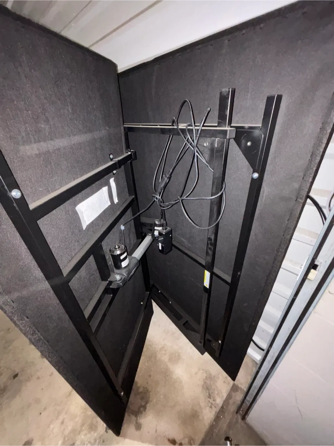 Queen size Leggett & Platt Adjustable Bed Frame/Platform image indicator(2)