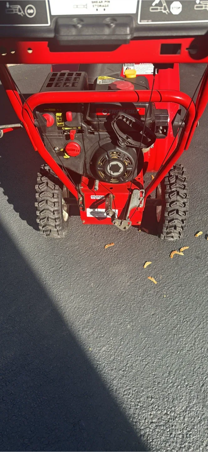 Troy-Bilt Storm 2410 Snow Blower - 24 inch image indicator(3)