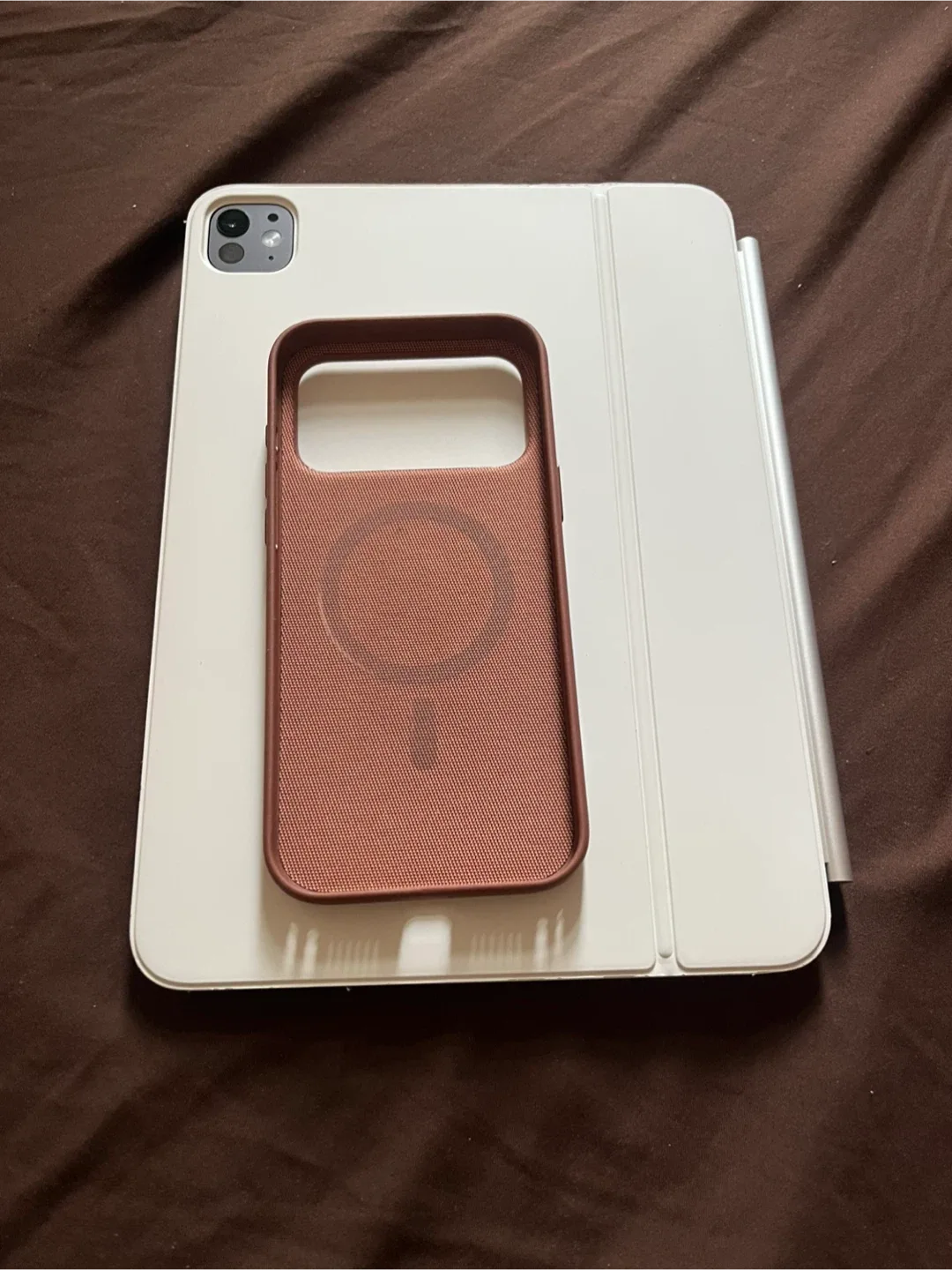 iPhone 17 Pro Max TechWoven MagSafe case image indicator(2)