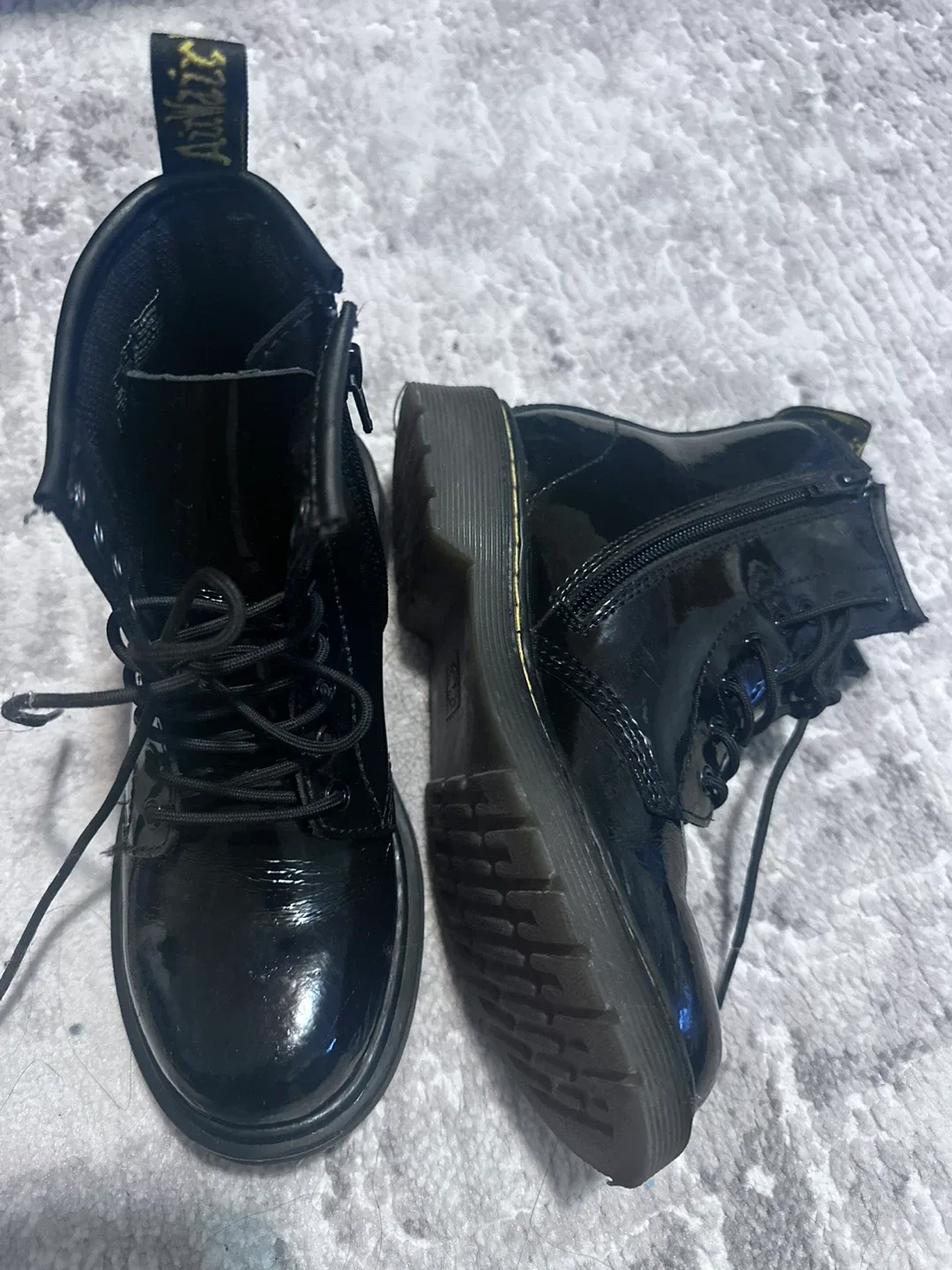 Dr. Martens Black Patent Leather Boots KIDS SIZE 2 image indicator(2)