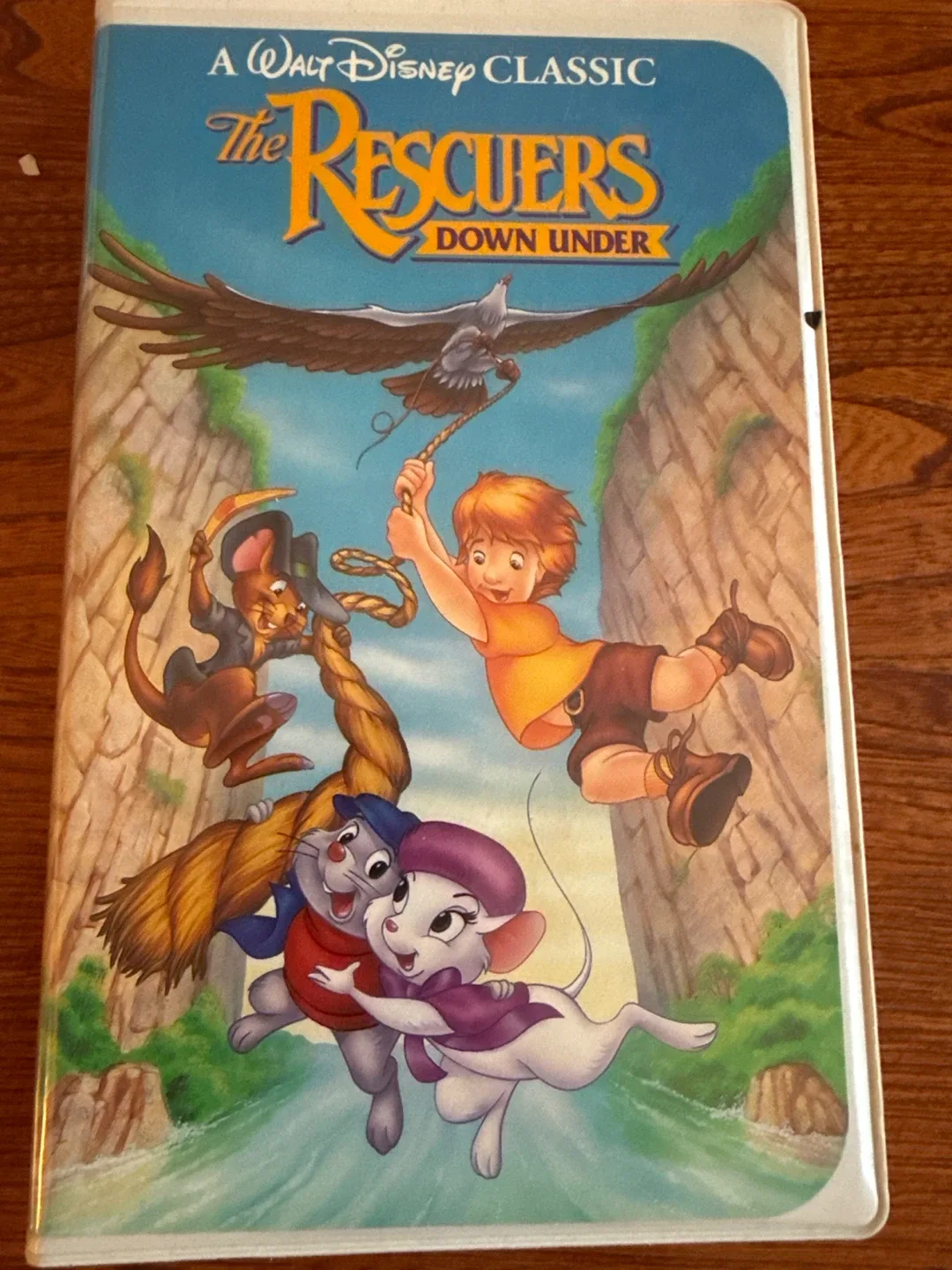 Walt Disney's The Rescuers Down Under VHS
