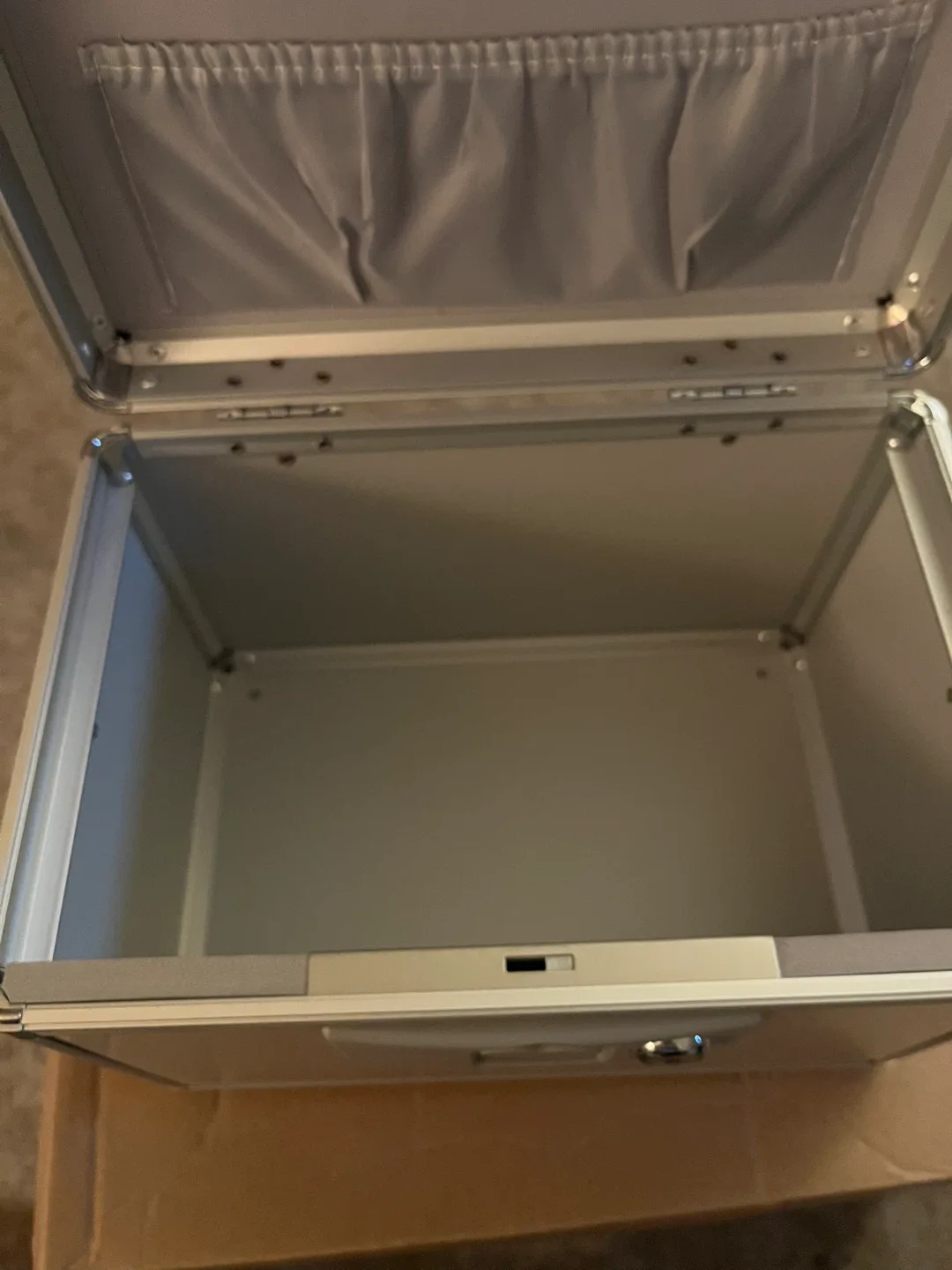 Multipurpose Key Locking Box - Medium image indicator(3)