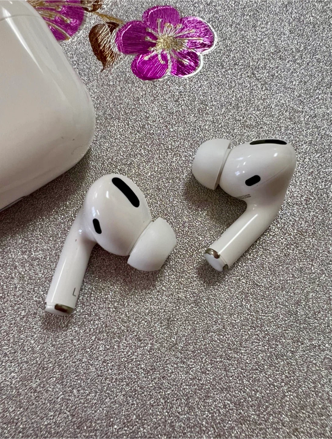 Wireless earbuds noise reduction headphones and charging case - photo 2
