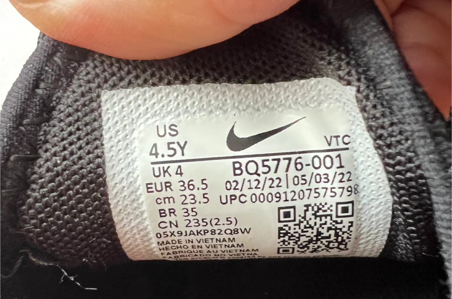 Nike Air Max 270 - Size 6-6.5 Women’s - photo 3
