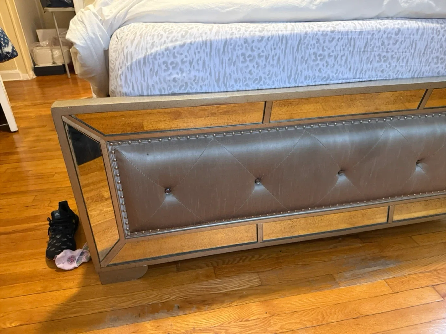 Mirrored Dresser and Headboard Set image indicator(8)