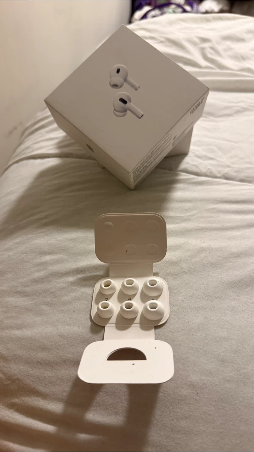 AirPods Pro 2nd Gen with Xbox Controller Case - photo 2