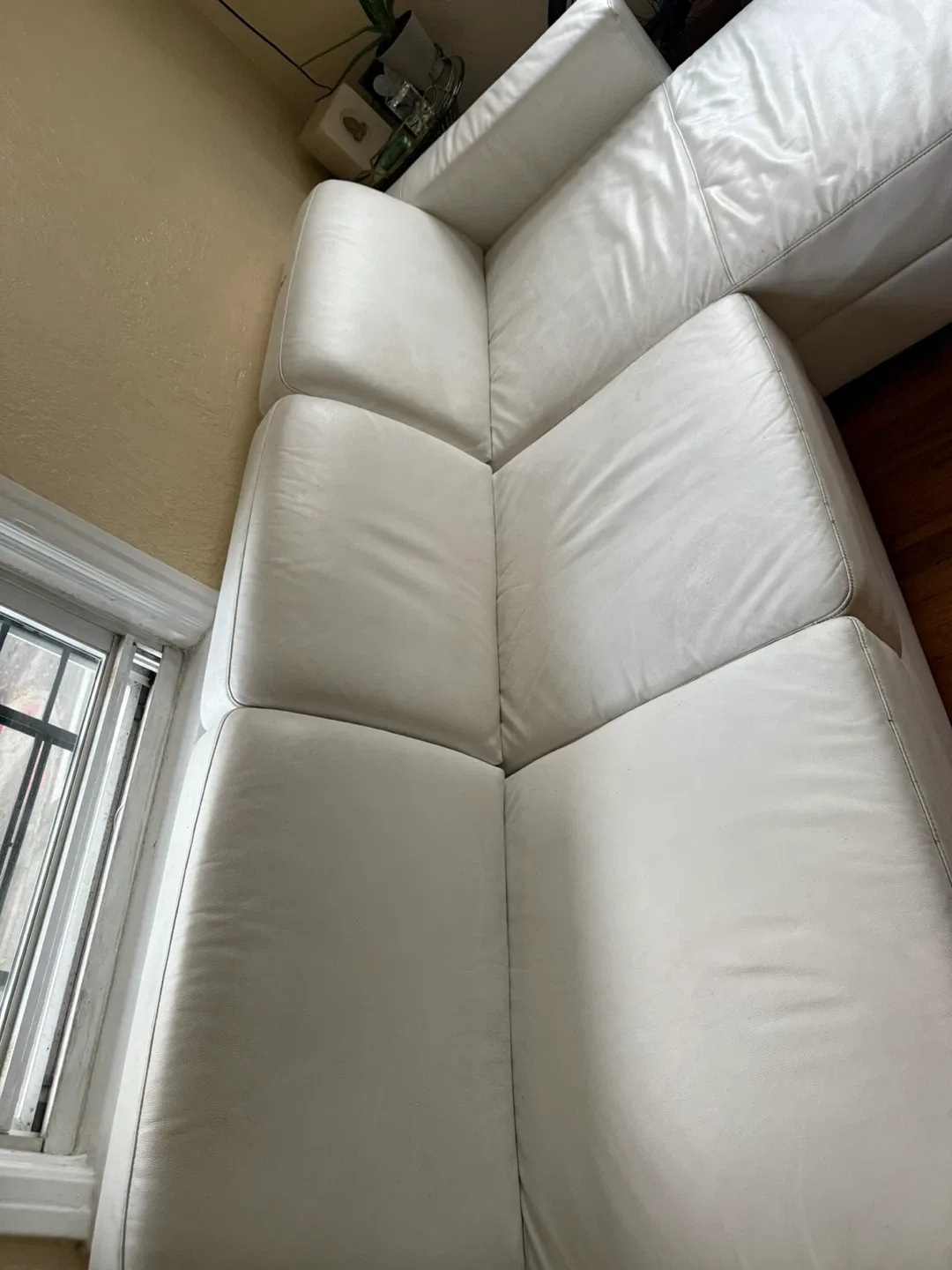 White Leather Sectional Sofa image indicator(5)