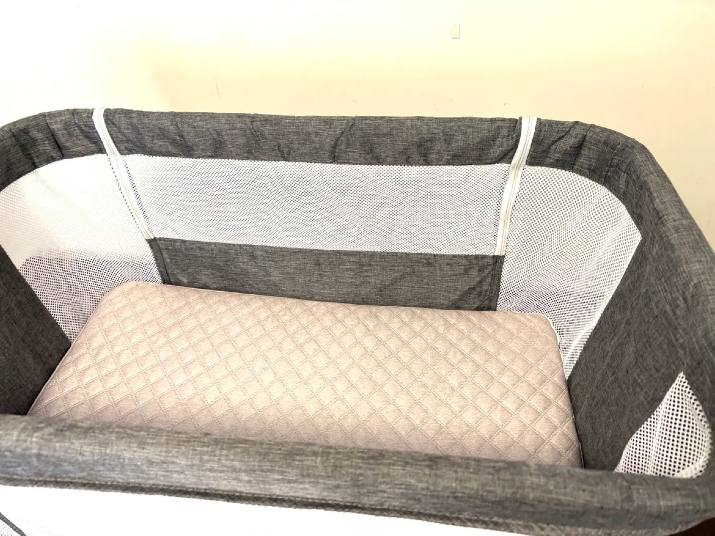 Baby Bassinet with Mosquito Net image indicator(3)