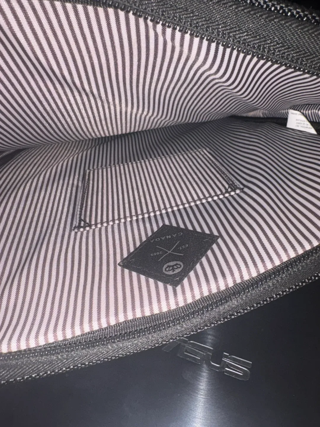 ASUS ZenBook 14 image indicator(9)