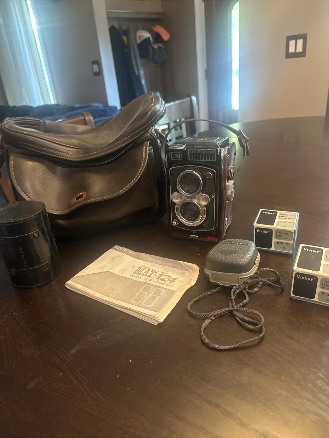 Yashica-Mat Twin Lens Reflex Camera - photo 2