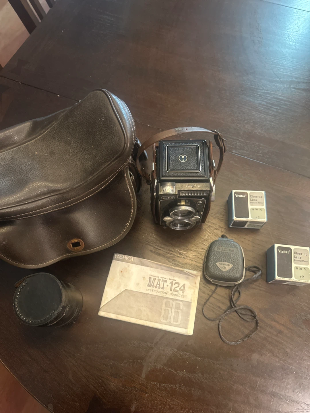 Yashica-Mat Twin Lens Reflex Camera - photo 3