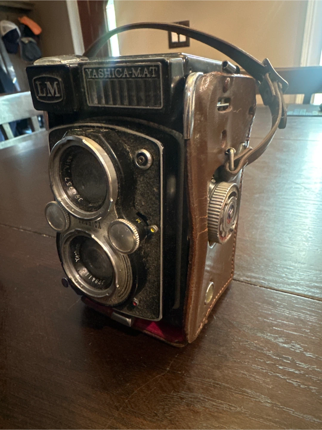 Yashica-Mat Twin Lens Reflex Camera - photo 4