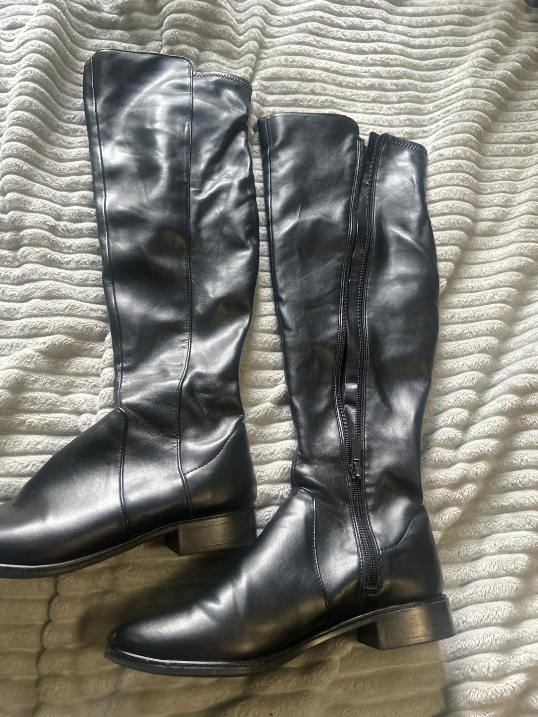 Black Over-the-Knee Boots - Size 7 image indicator(2)