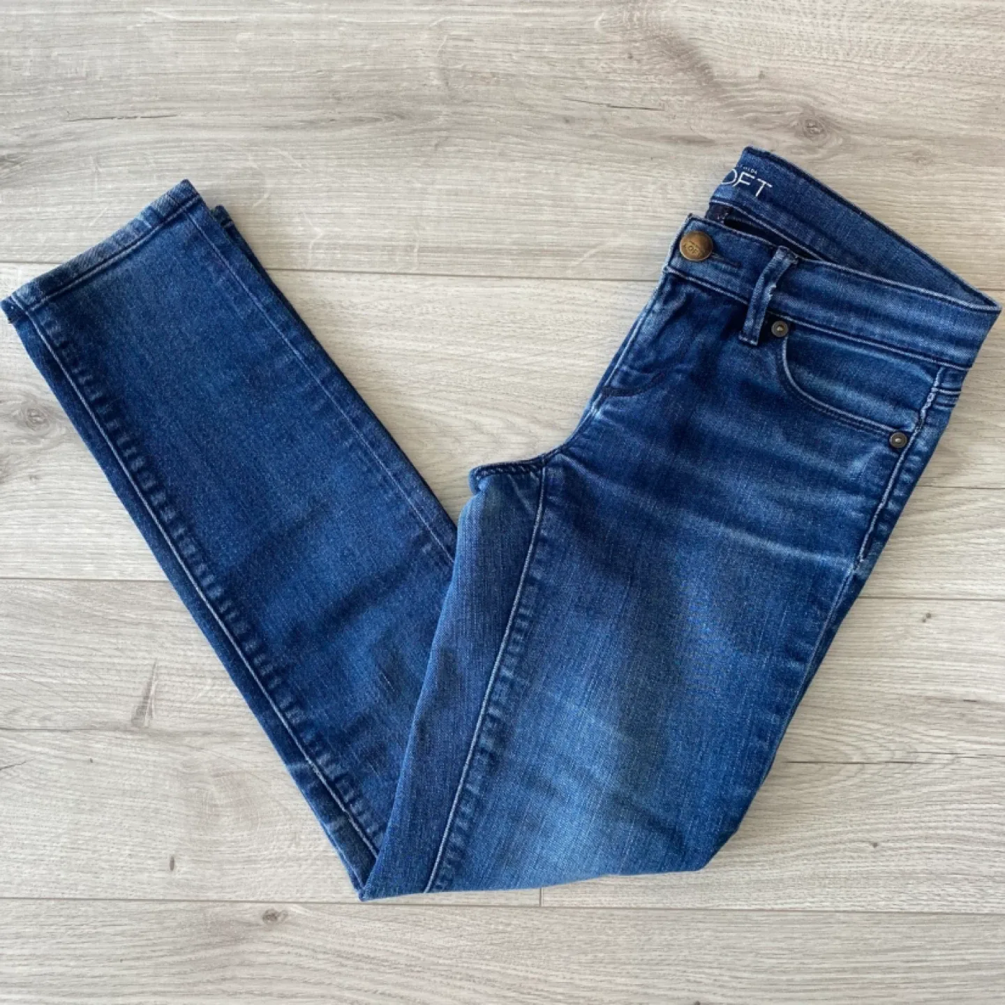 LOFT Blue Denim Skinny Jeans (25 / 0P) image indicator(3)