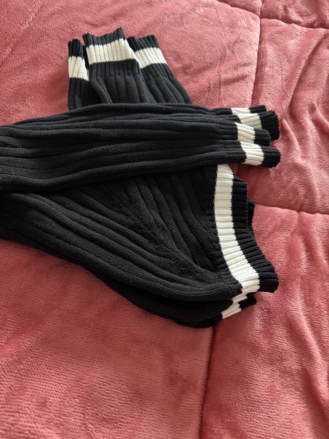 Black & White V-Neck Sweater - photo 3