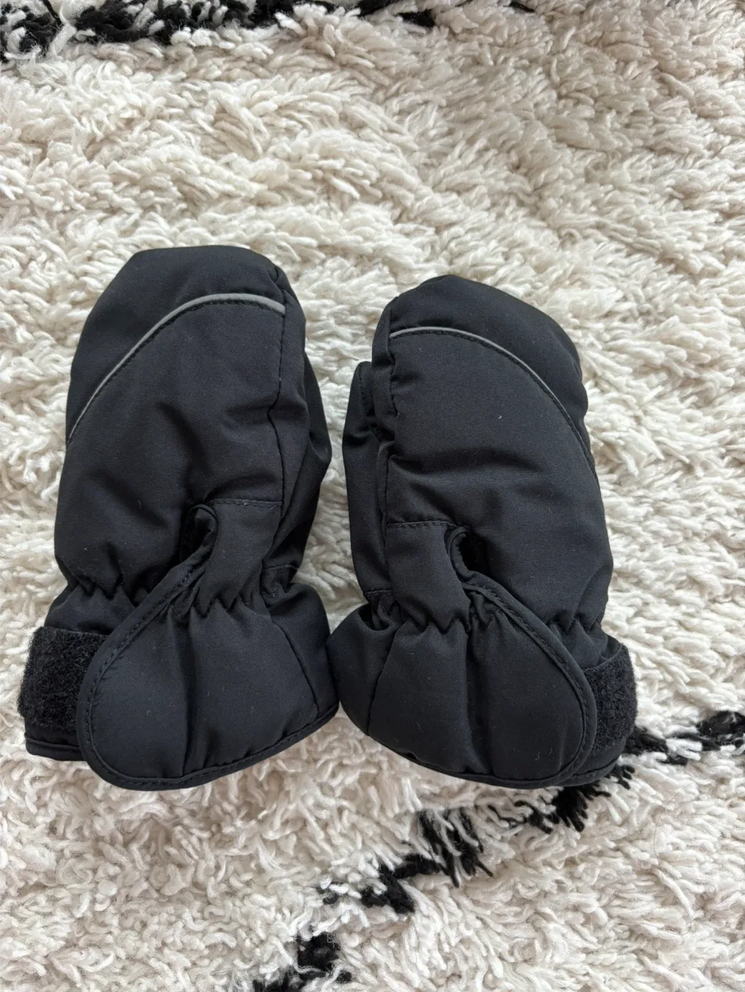 H&M Waterproof Snow Suit & Mittens image indicator(4)