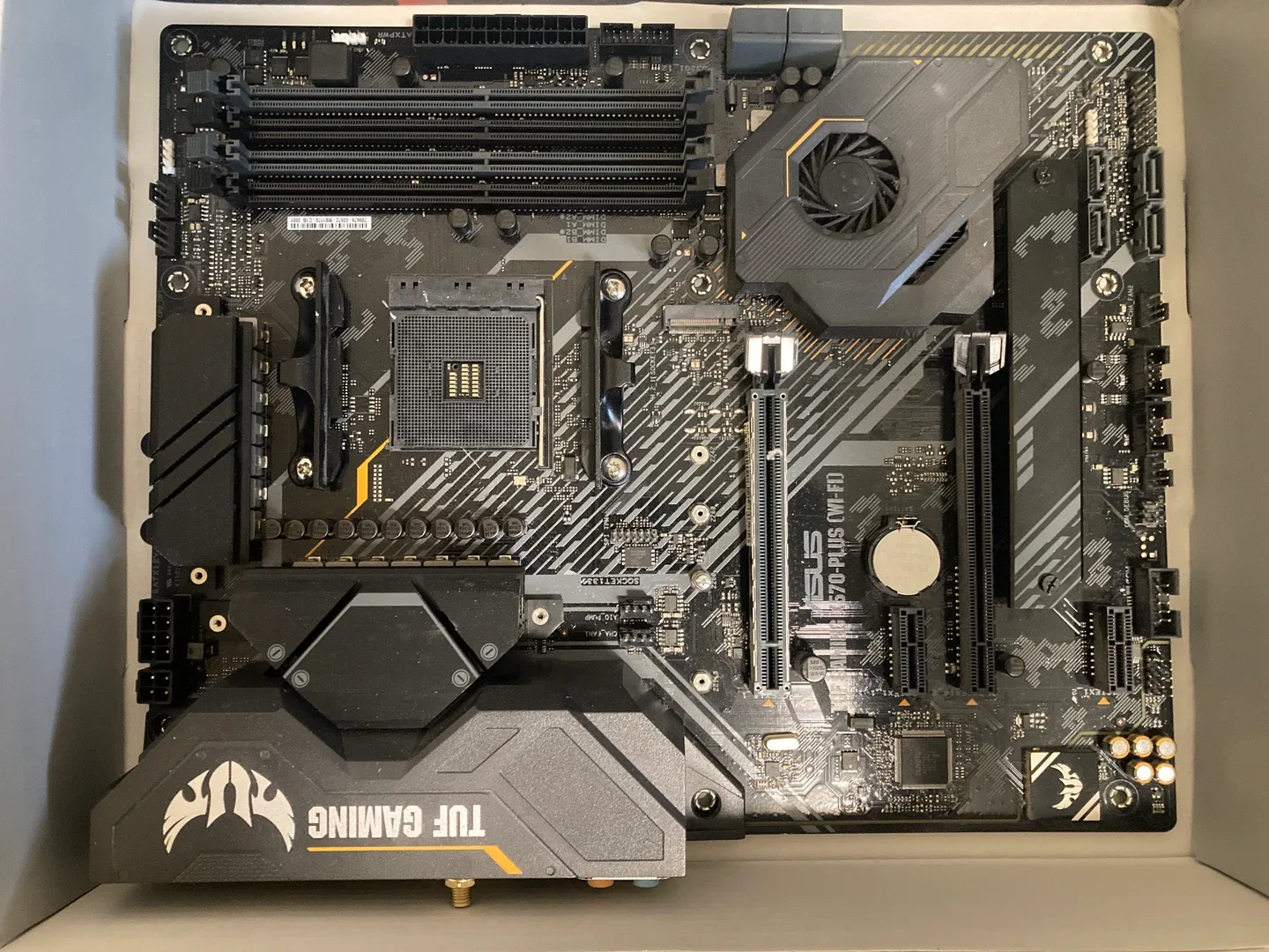ASUS TUF GAMING X570-PLUS (WI-FI) Motherboard image indicator(3)