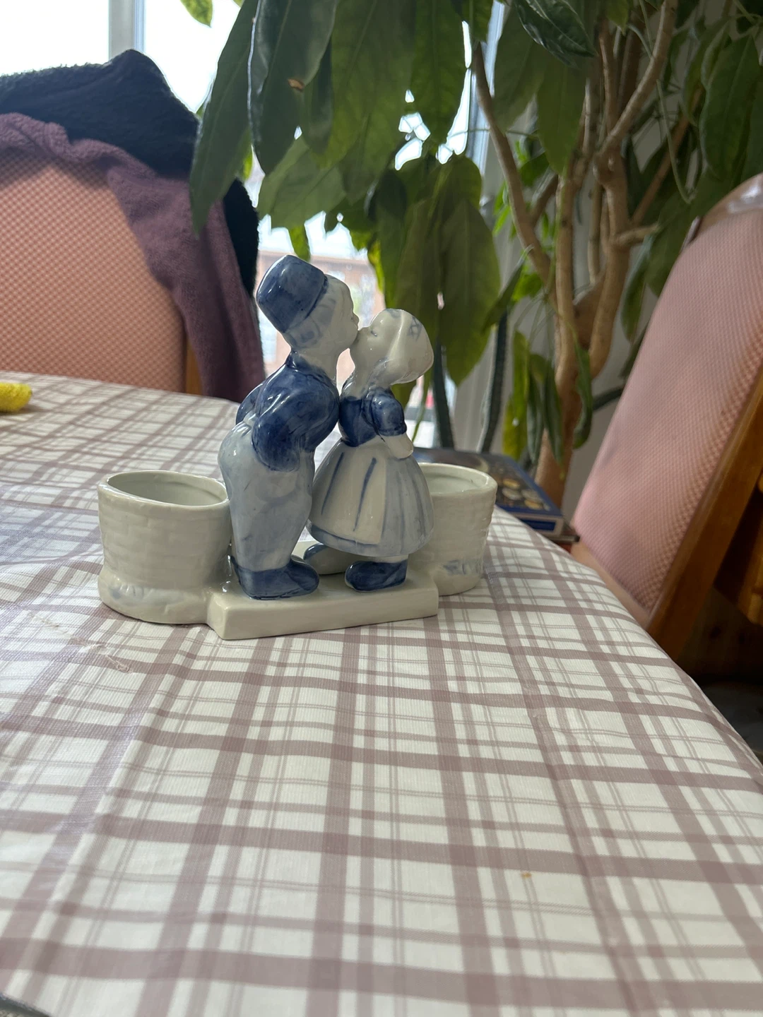 Vintage Dutch Couple Figurine - photo 2