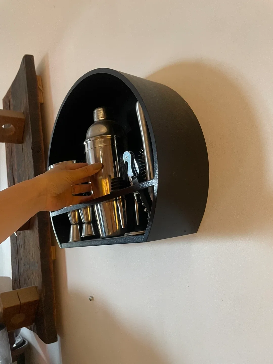 Black Round Wall Shelf with Bar Tools image indicator(3)