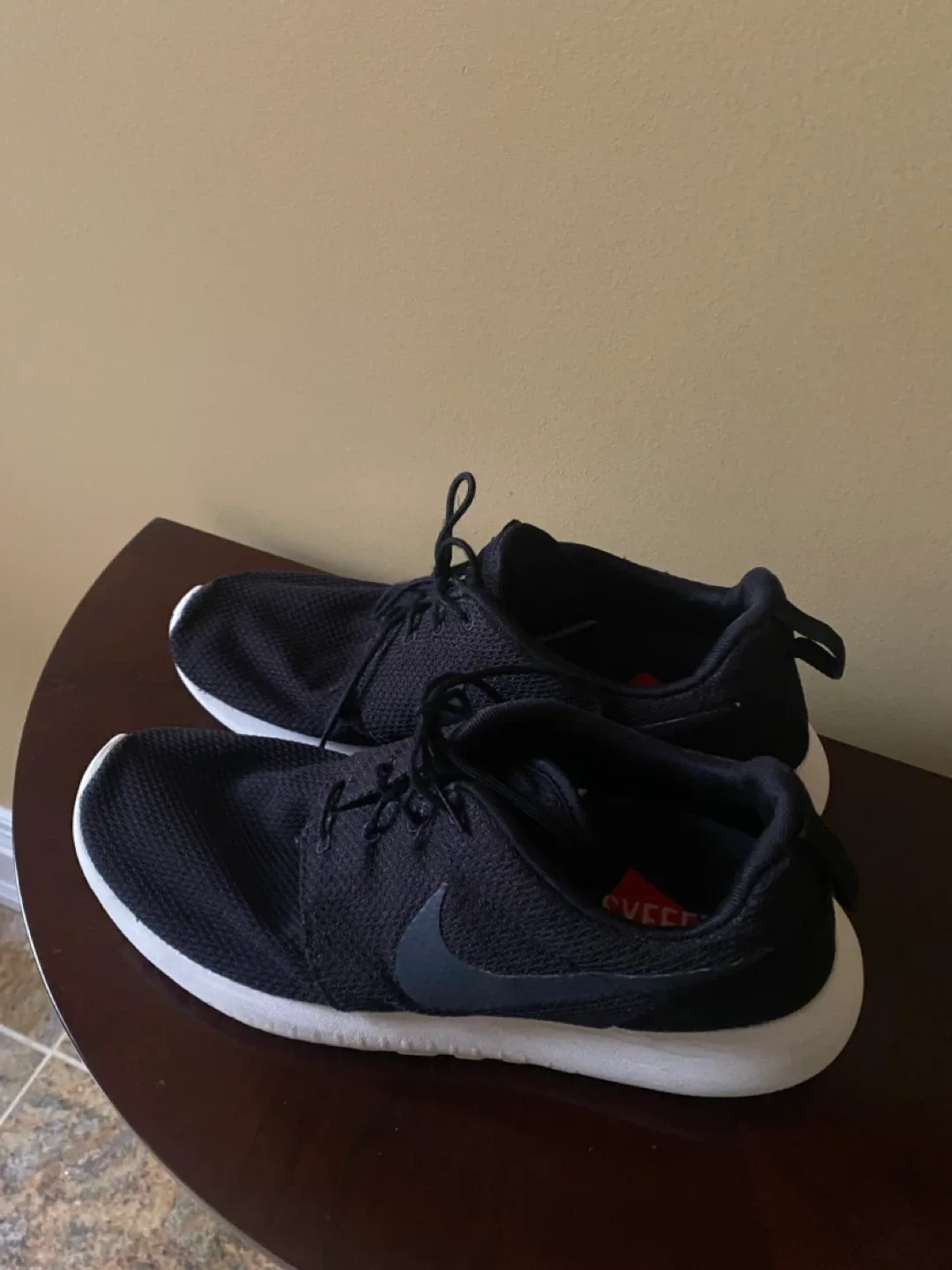 Nike Roshe One Black Sneakers thumbnail