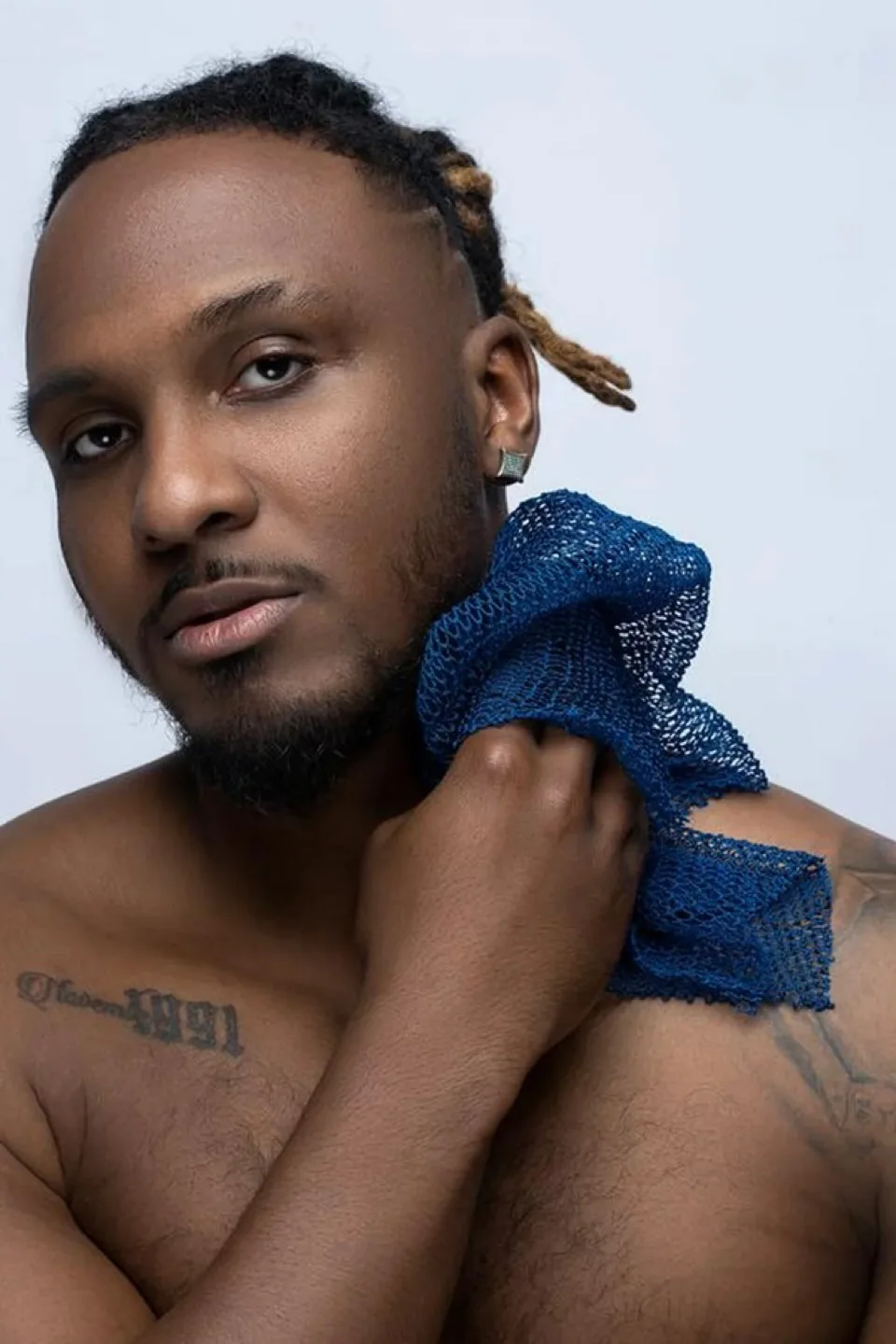 Holy Raw Sapor Exfoliating Bath Sponge image indicator(2)