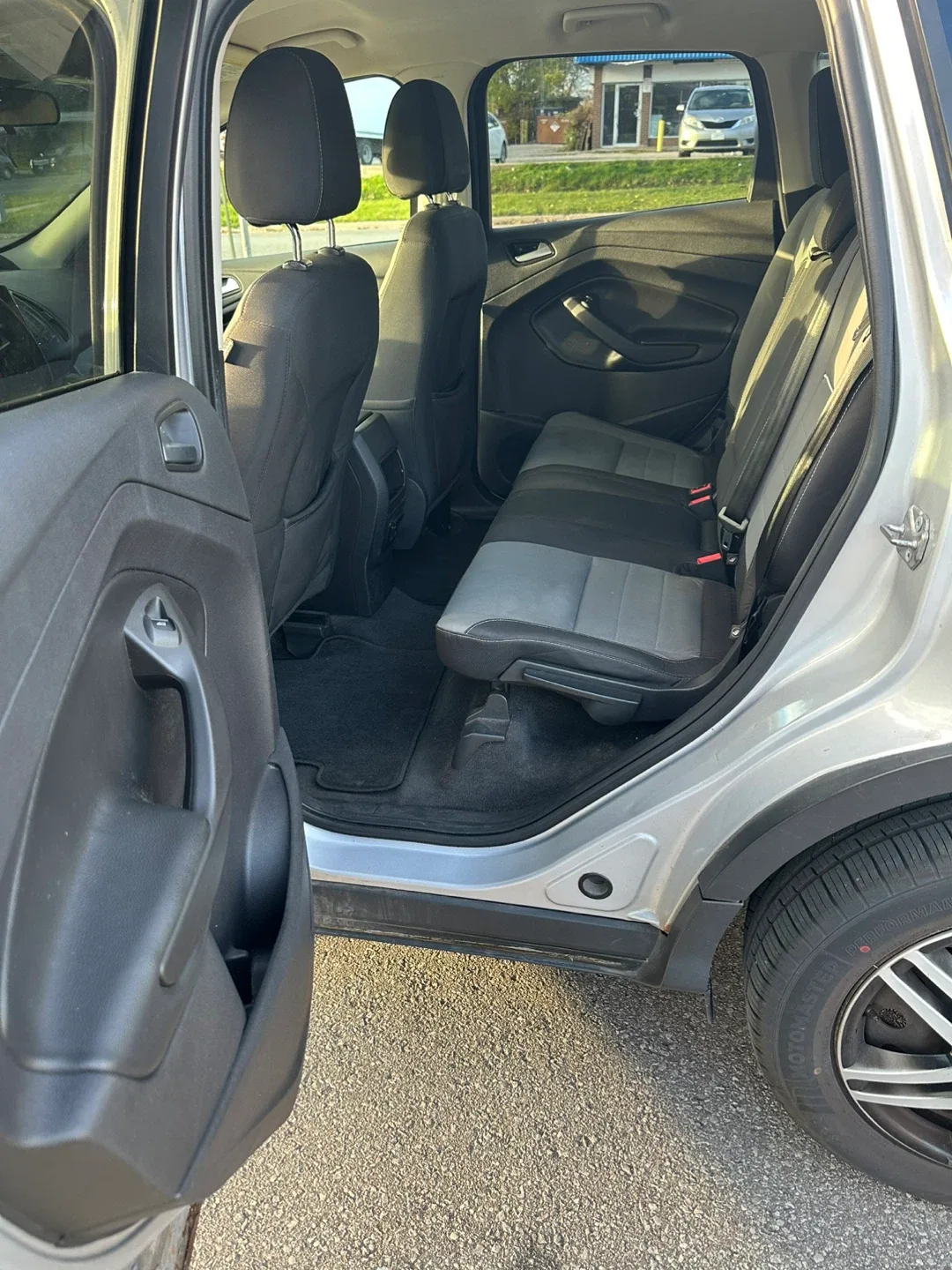 Ford Escape 2016 Silver SUV image indicator(4)