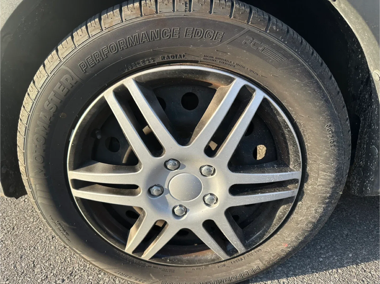 Ford Escape 2016 Silver SUV image indicator(7)