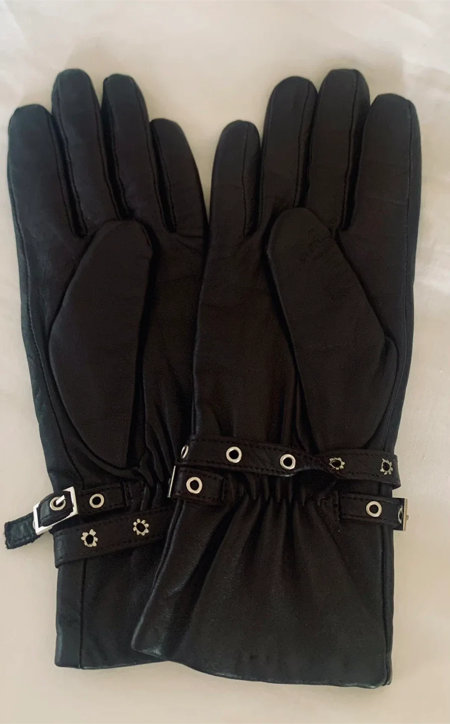Kenneth Cole Reaction Leather Gloves - Size 7.5 image indicator(3)