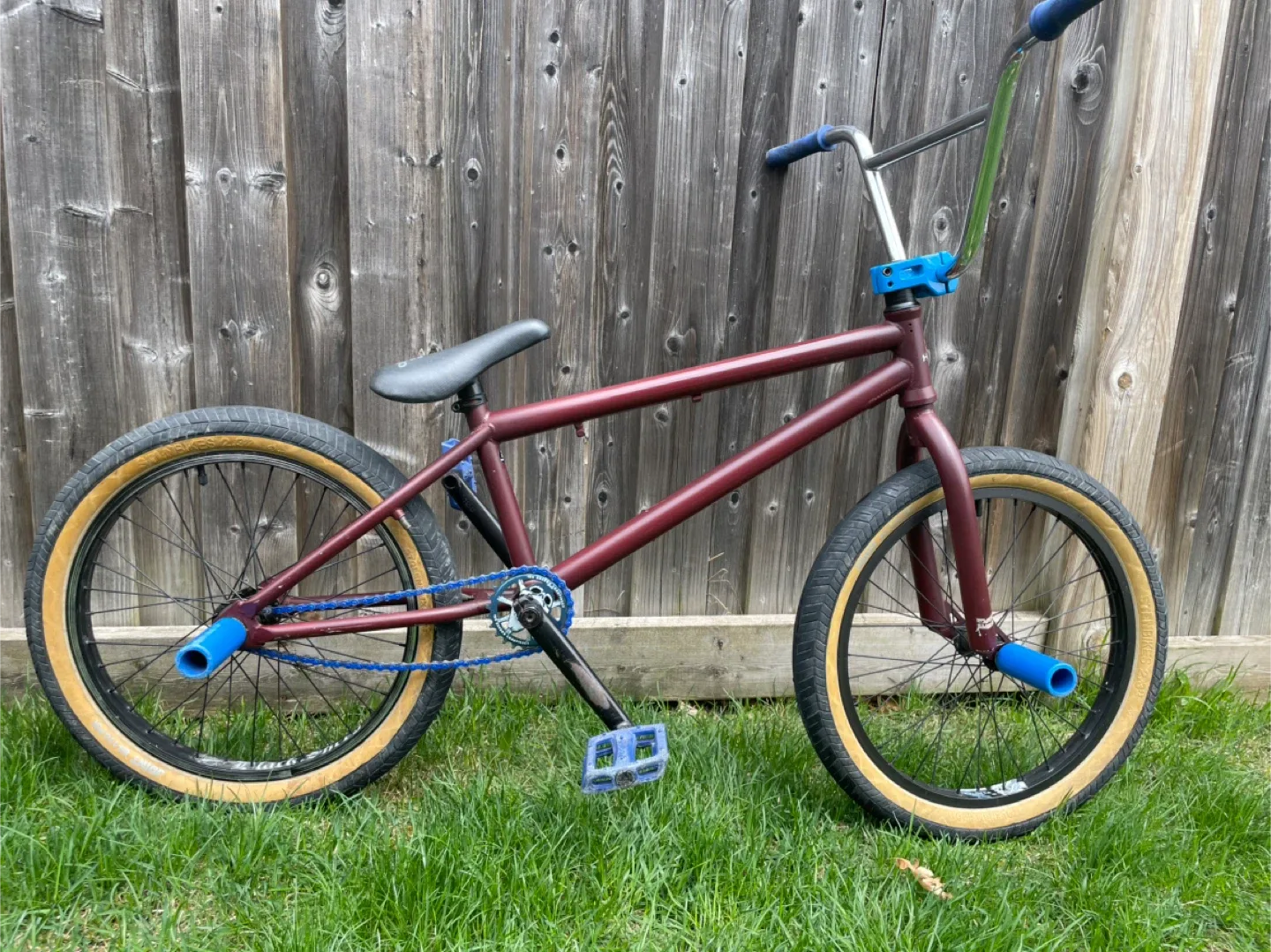 Haro BMX Bike with Sunday Stem & Shadow Conspiracy Chain image indicator(2)