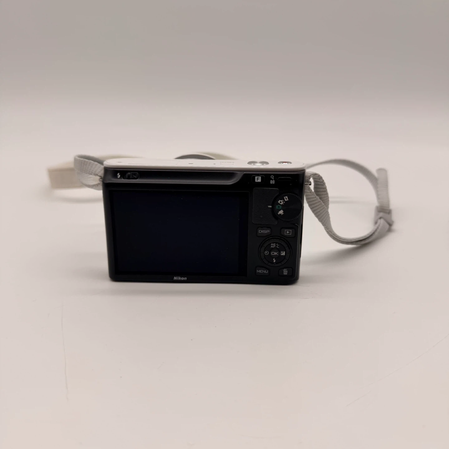 Nikon 1 J1 White Digital Camera with Accessories - photo 4