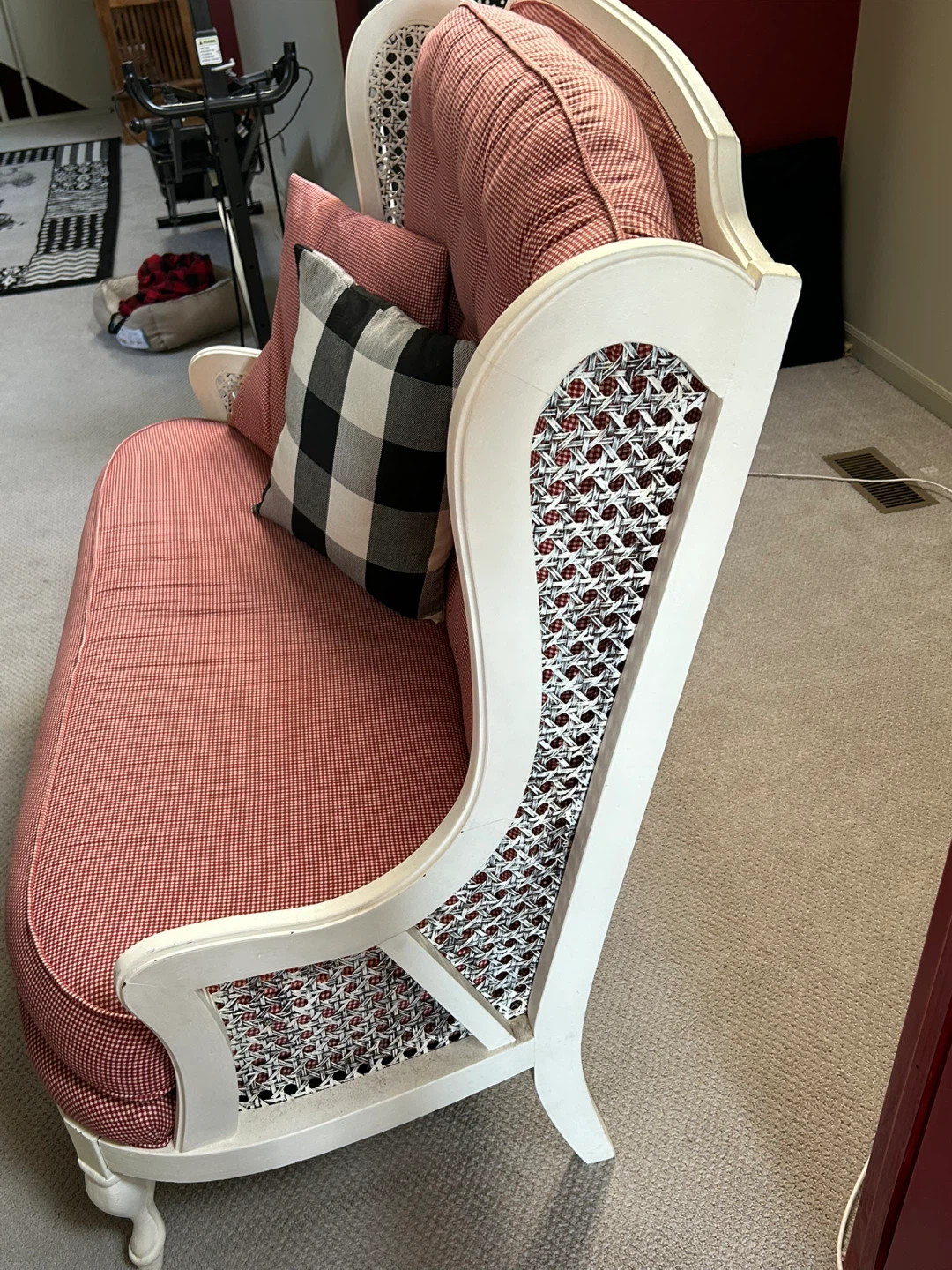 Red & White Wingback Settee - photo 5