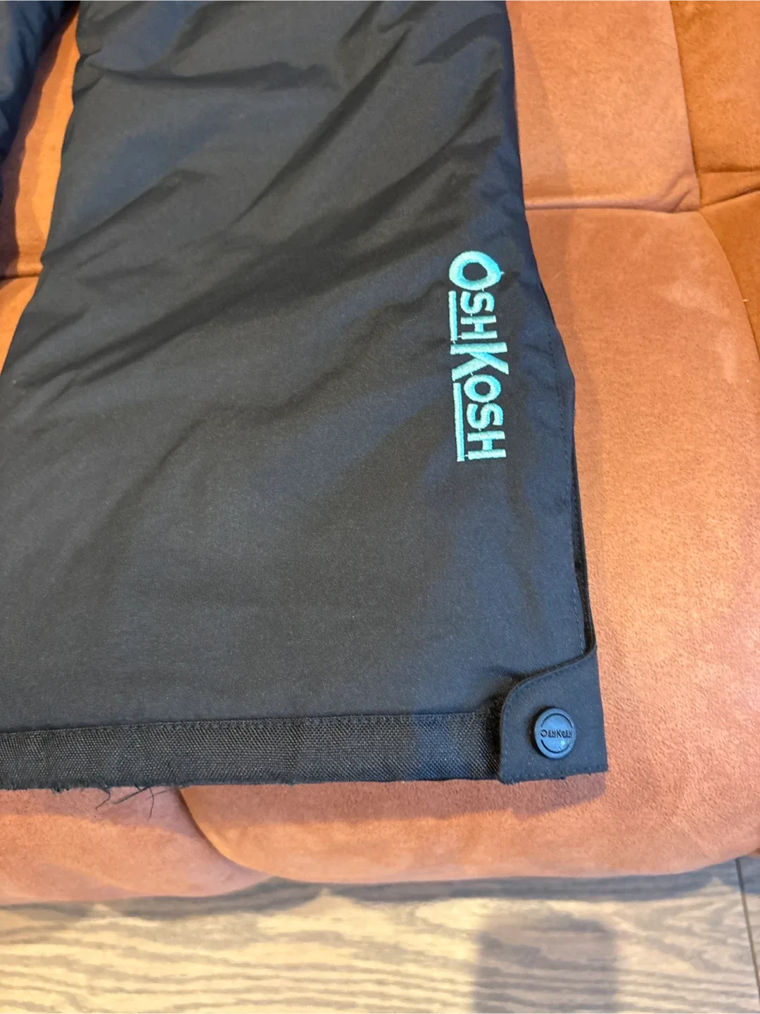 OshKosh B'gosh Black Snow Pants - Size 10 image indicator(4)